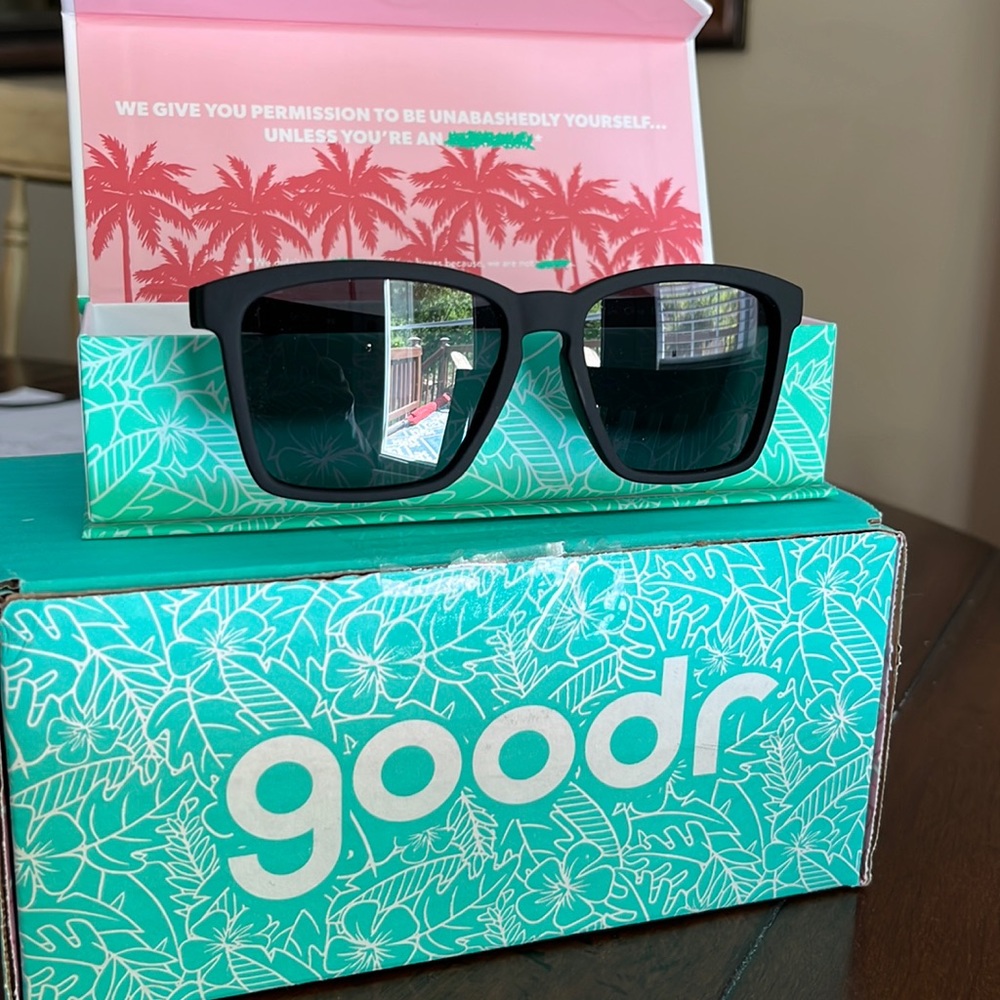 goodr LFGs sunglasses - Get On My Level completely brand new
